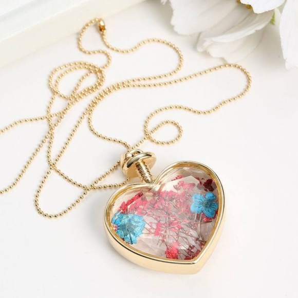 Jewelry - Natural Real Dried Flower Heart Glass Necklace